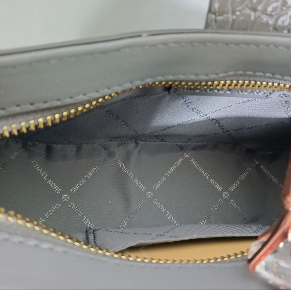 Michael Kors Carmen Small Pouchette Heather Gray with Haircalf - Picture 4 of 8